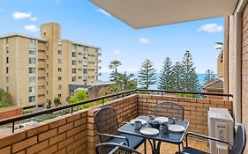 Sea Vista Escape - A Charming Waterside Stay